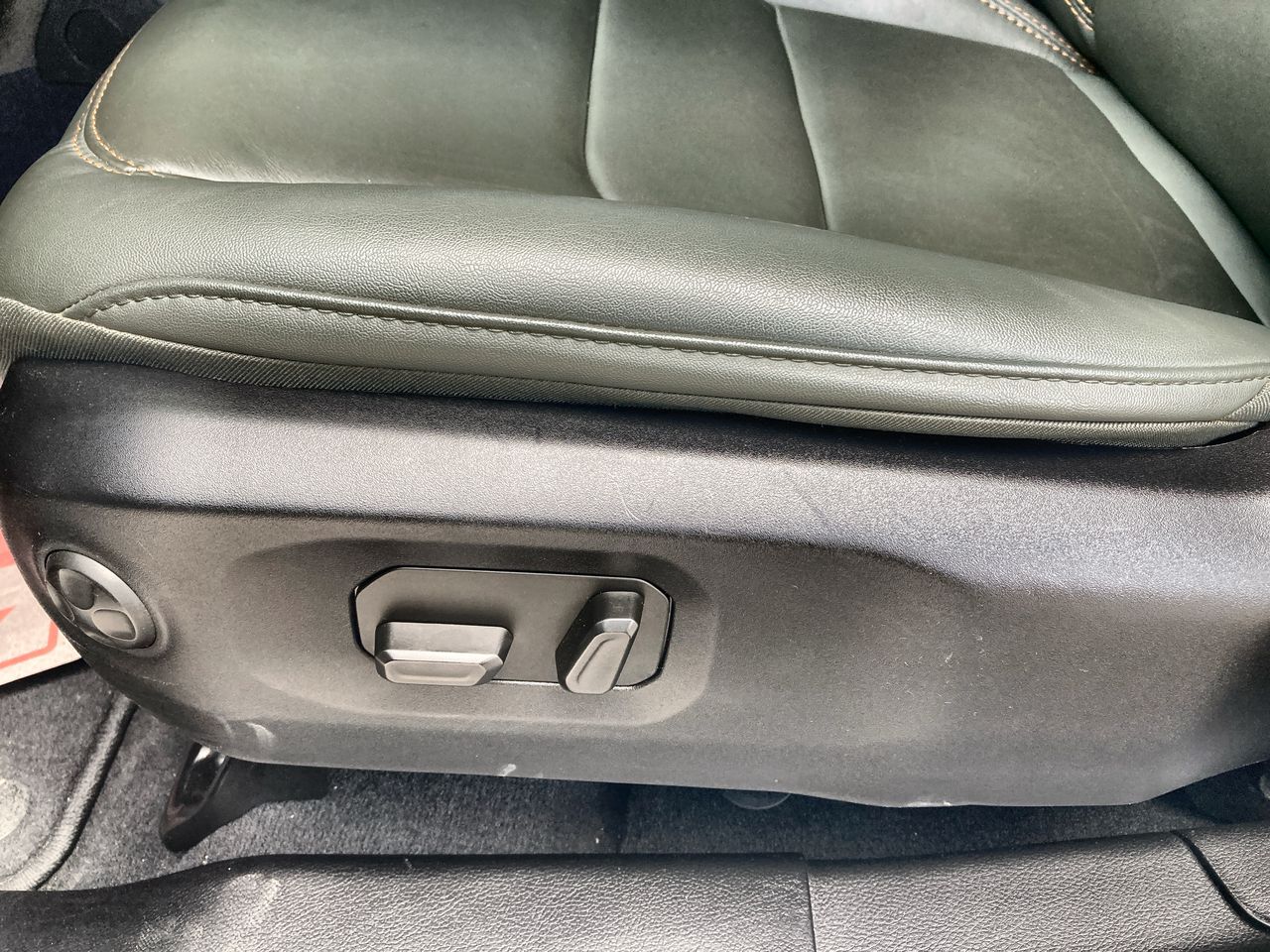 2025 Jeep JT 3.6 Mojave At