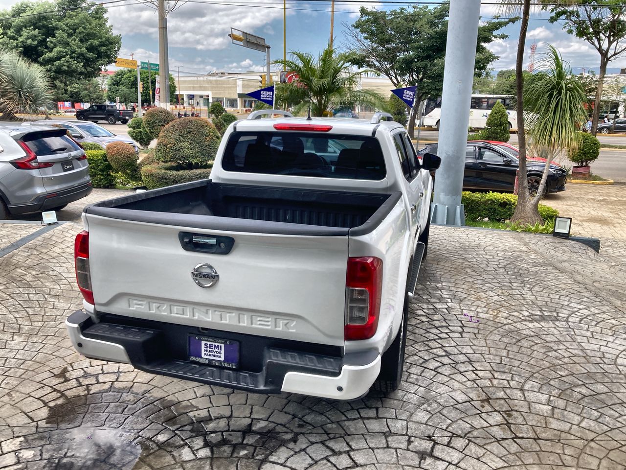 2023 Nissan Frontier 2.5 Le At