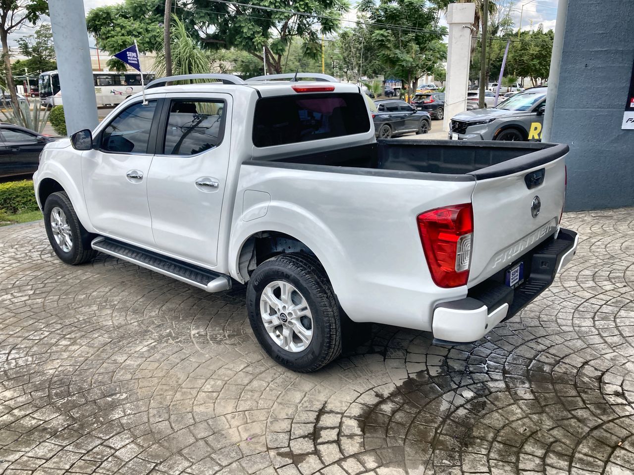 2023 Nissan Frontier 2.5 Le At
