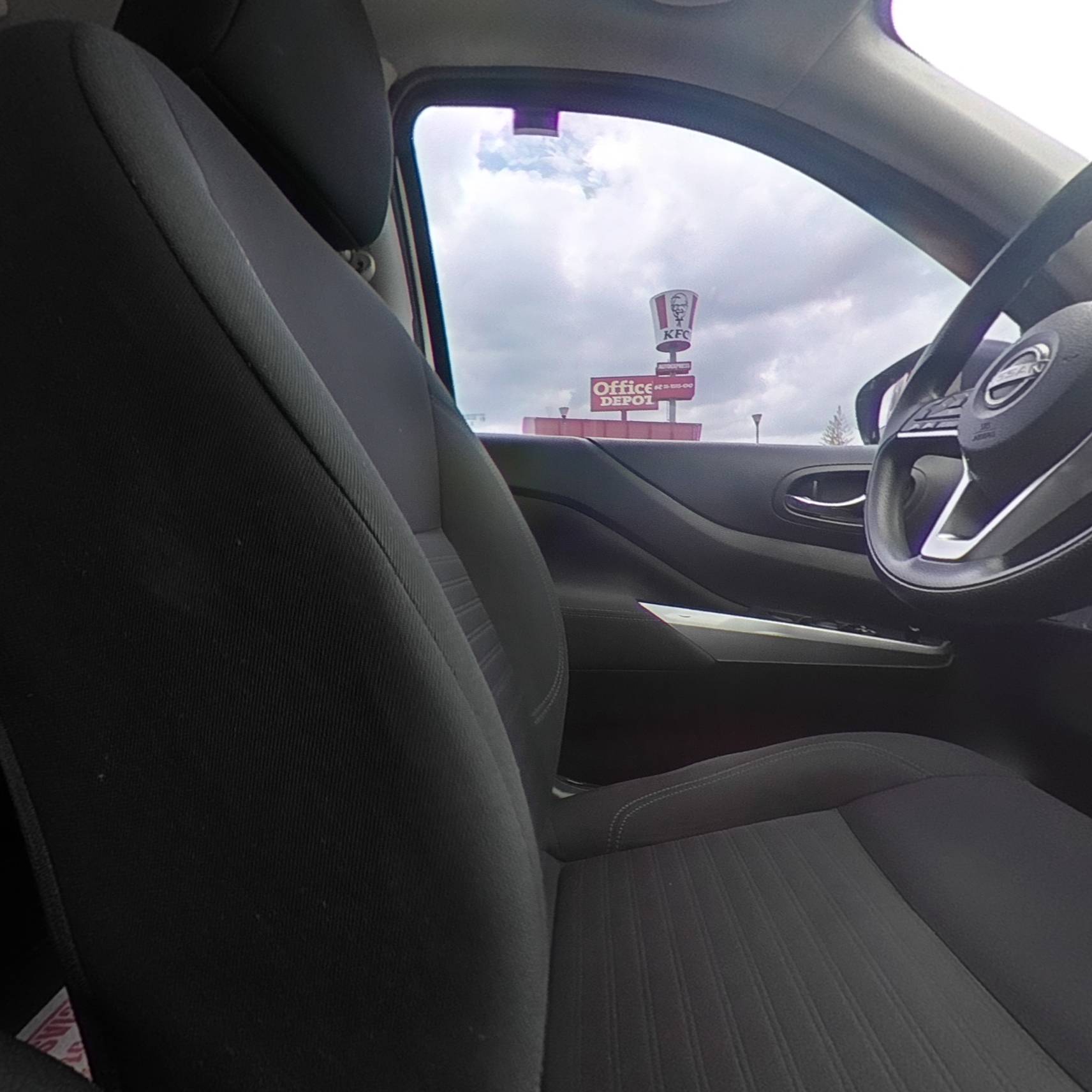 2023 Nissan Frontier 2.5 Le At