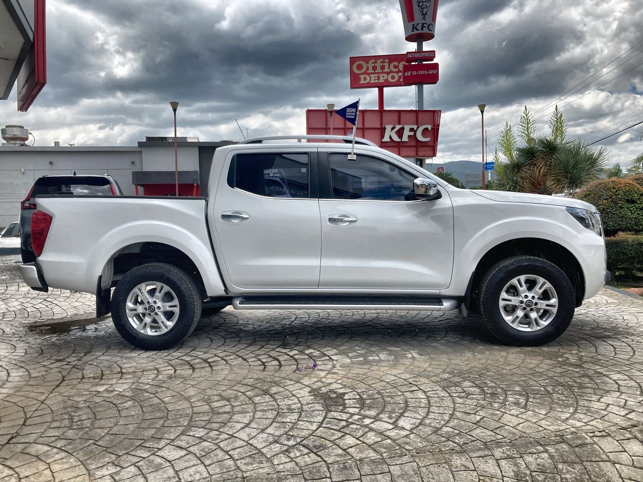 2023 Nissan Frontier 2.5 Le At