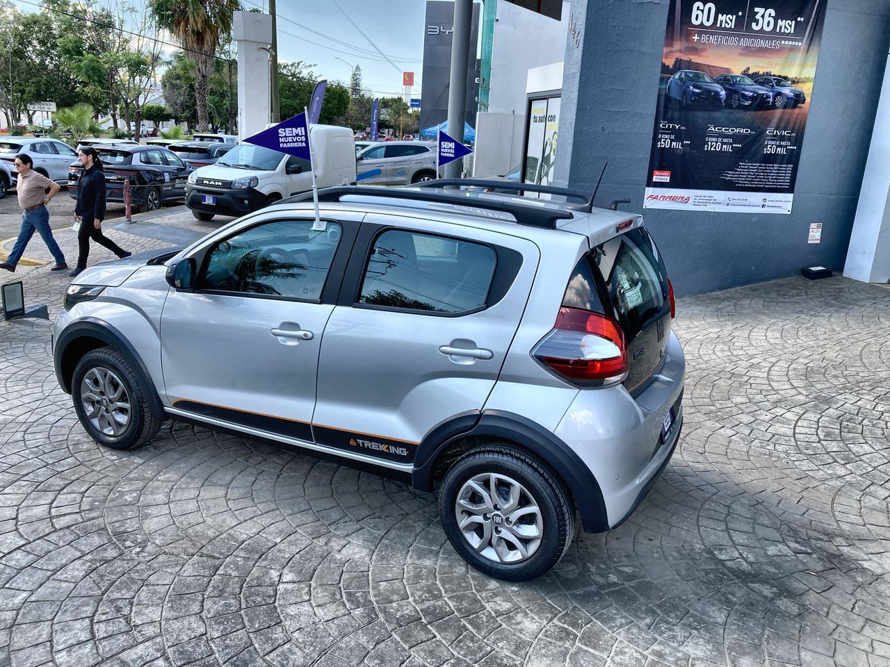 2024 FIAT Mobi 1.0 Trekking Mt