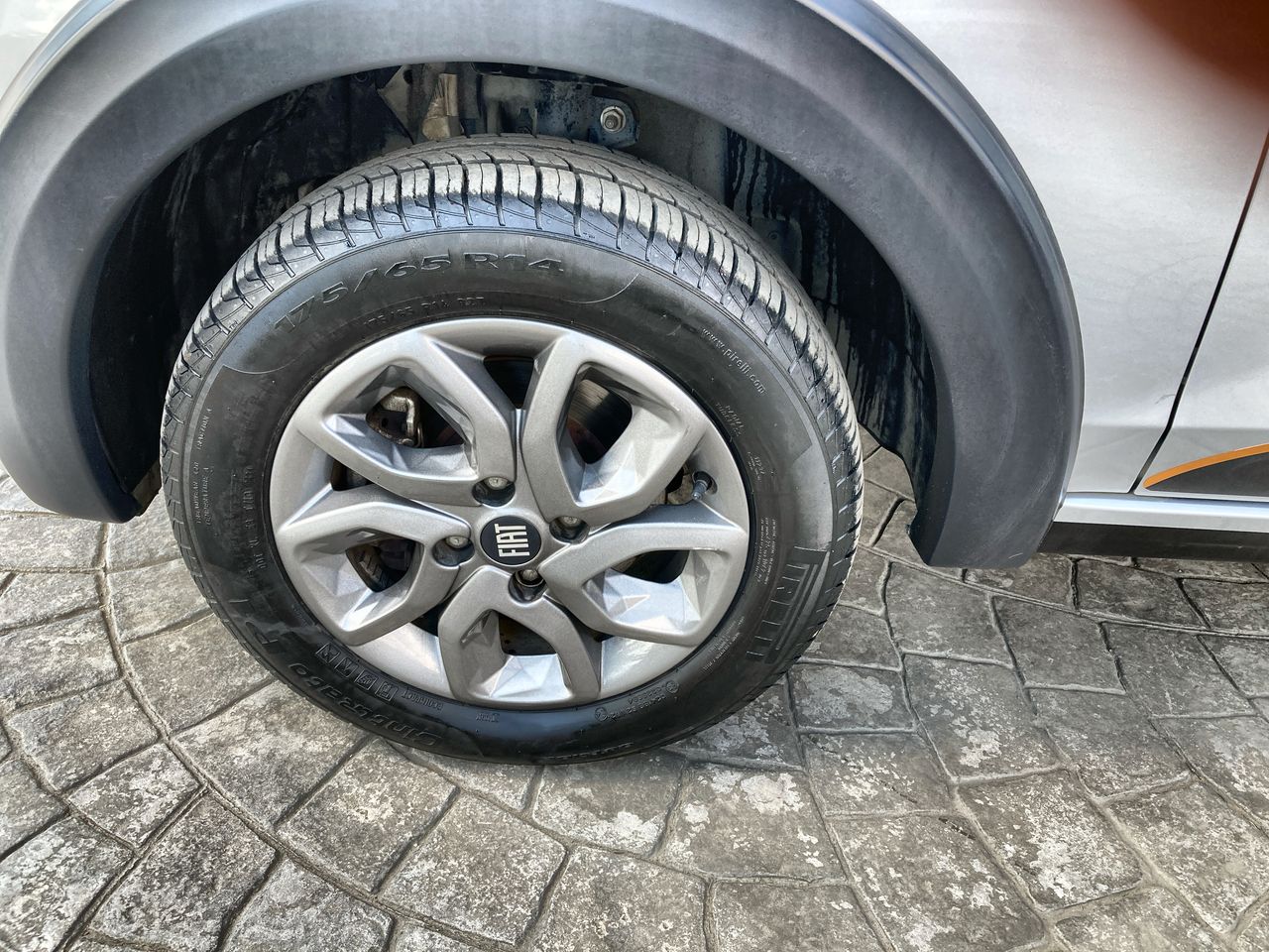 2024 FIAT Mobi 1.0 Trekking Mt