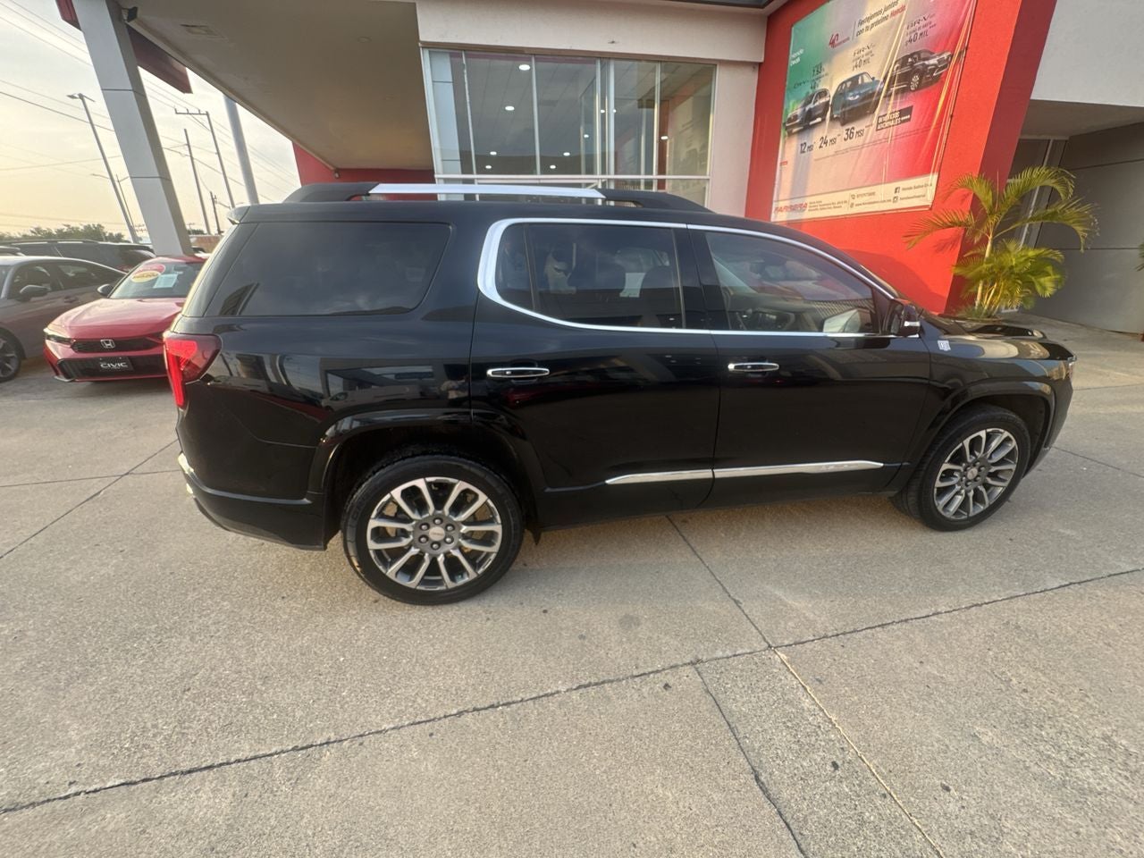 2023 GMC Acadia 3.6 Denali At