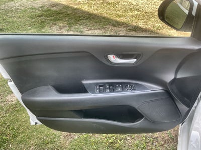 2021 Kia Rio 1.6 Sedan LX Mt