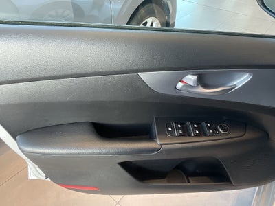 2023 Kia Forte 2.0 L Sedan Mt