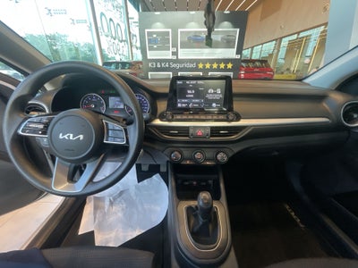 2023 Kia Forte 2.0 L Sedan Mt