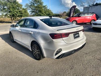 2023 Kia Forte 2.0 GT Line Sedan At