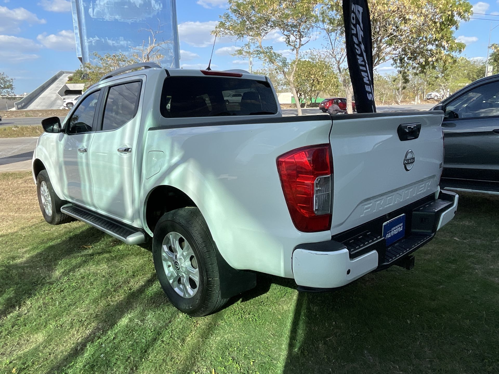 2023 Nissan Frontier 2.5 Le At