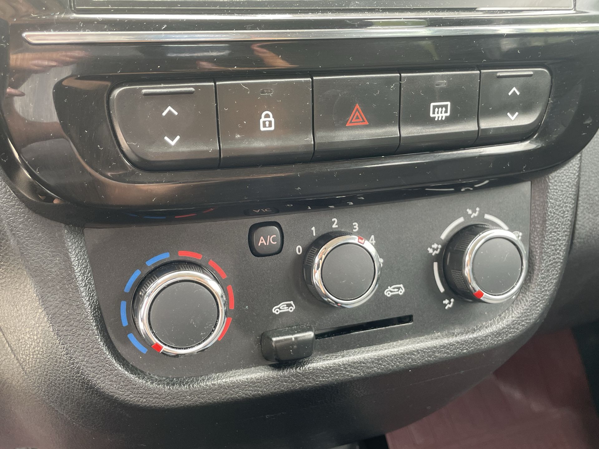 2025 Renault Kwid 1.0 Iconic Mt