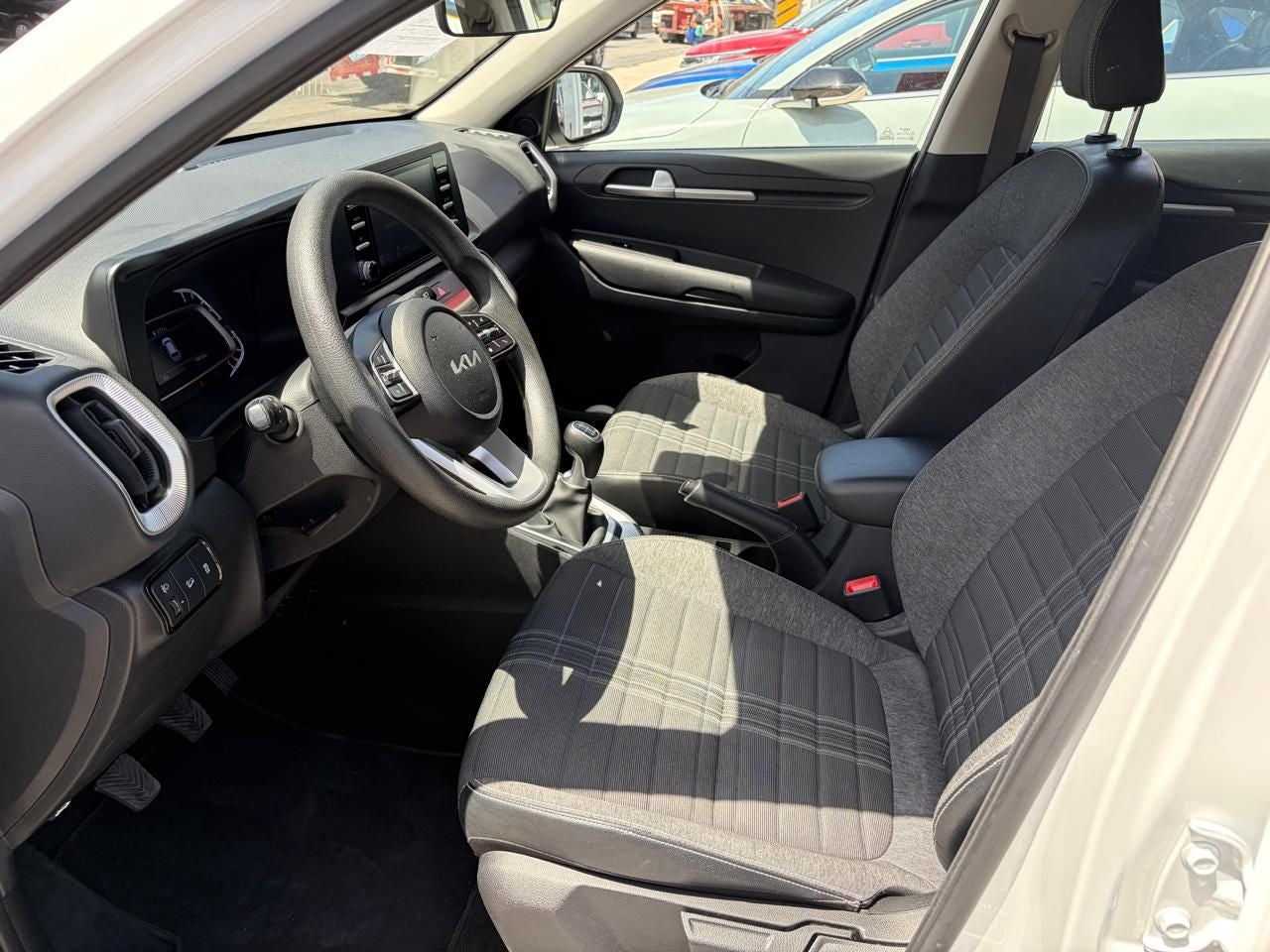 2024 Kia Sonet 1.5 Lx Mt