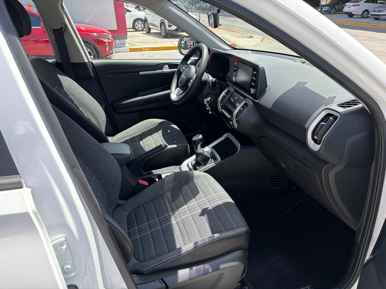 2024 Kia Sonet 1.5 Lx Mt