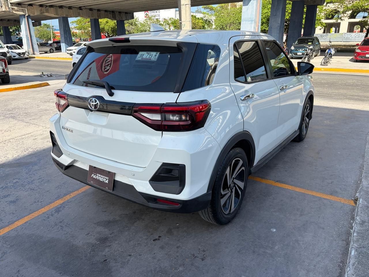2024 Toyota Raize 1.0 Xle Cvt At