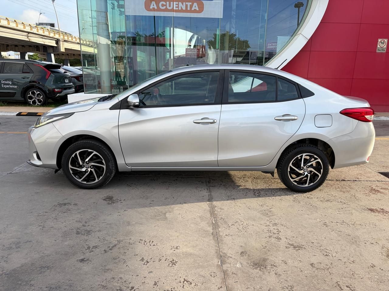2022 Toyota Yaris 1.5 S Sedan At