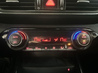 2022 Kia Forte 2.0 GT Line 4p At