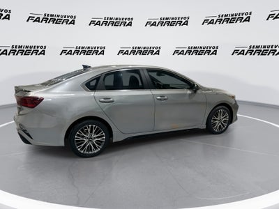 2022 Kia Forte 2.0 GT Line 4p At