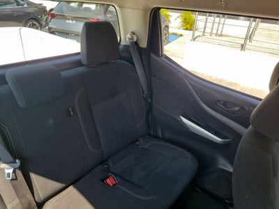 2020 Nissan NP300 Doble Cabina 2.5 SE Paq Seguridad Mt