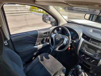 2020 Nissan NP300 Doble Cabina 2.5 SE Paq Seguridad Mt