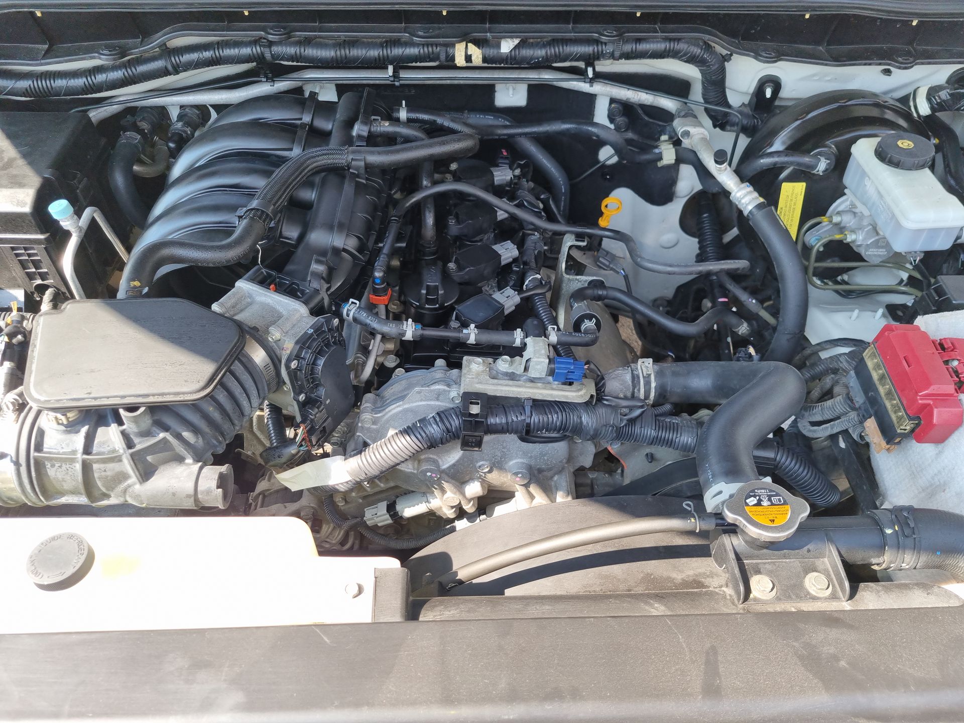 2020 Nissan NP300 Doble Cabina 2.5 SE Paq Seguridad Mt