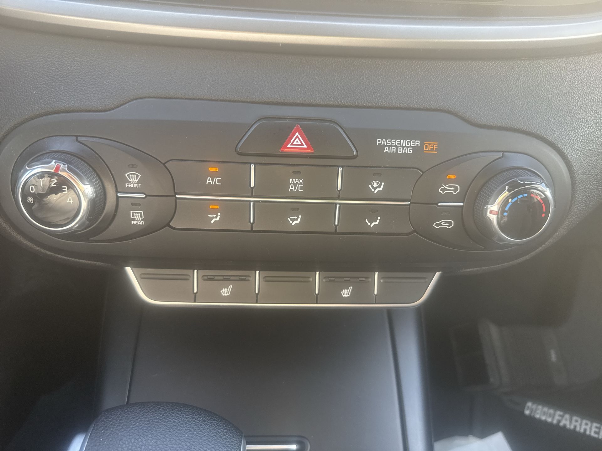 2020 Kia Sorento 2.4 L4 LX Tela 7 Pasajeros At