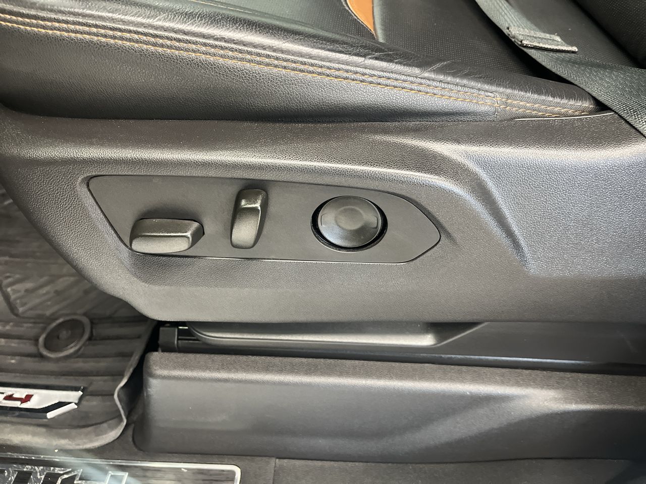 2024 GMC Sierra 5.3 AT4 At