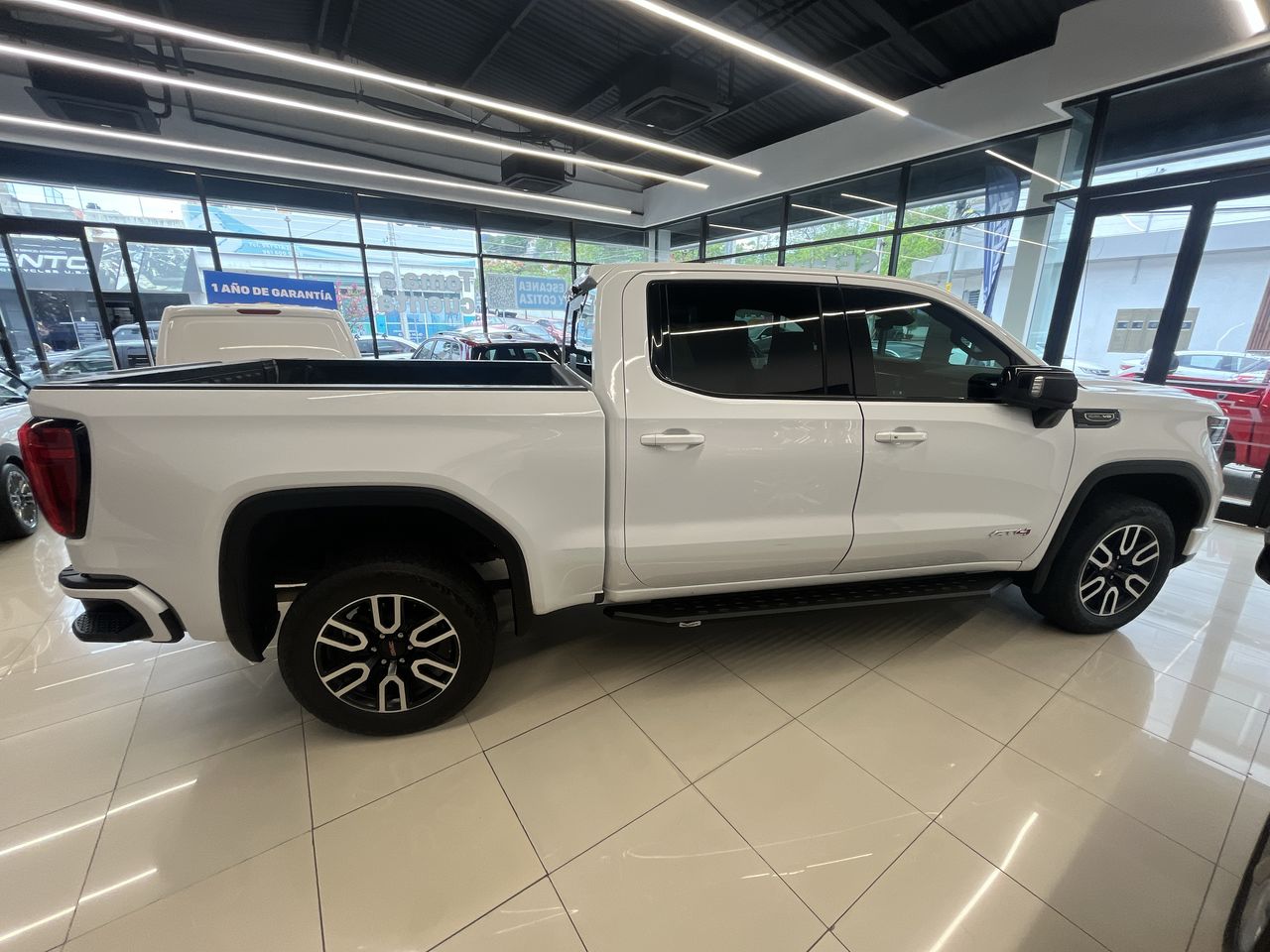 2024 GMC Sierra 5.3 AT4 At