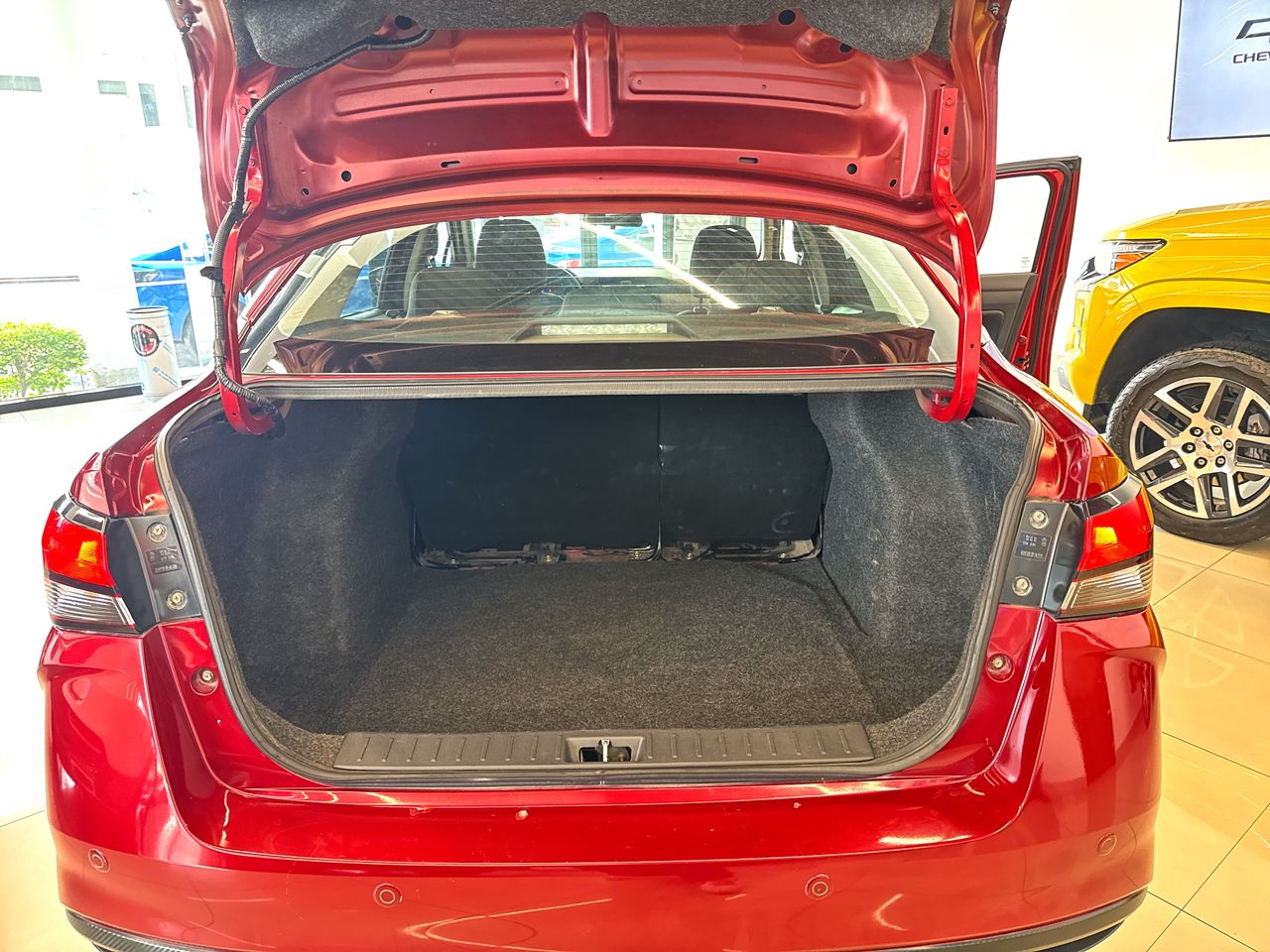 2023 Nissan Versa 1.6 Sr At