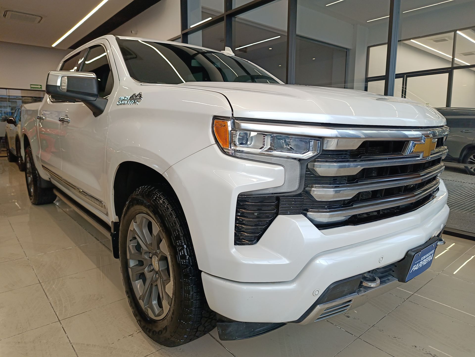 2023 Chevrolet Cheyenne 6.2 V8 Doble Cabina High Country 4x4 At