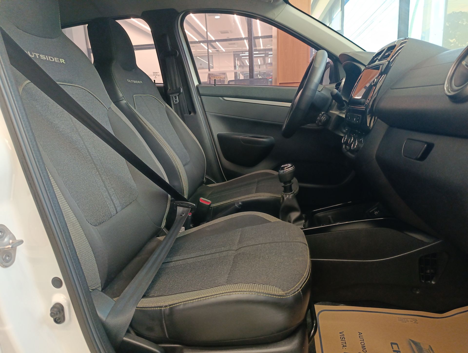 2023 Renault Kwid 1.0 Outsider Mt