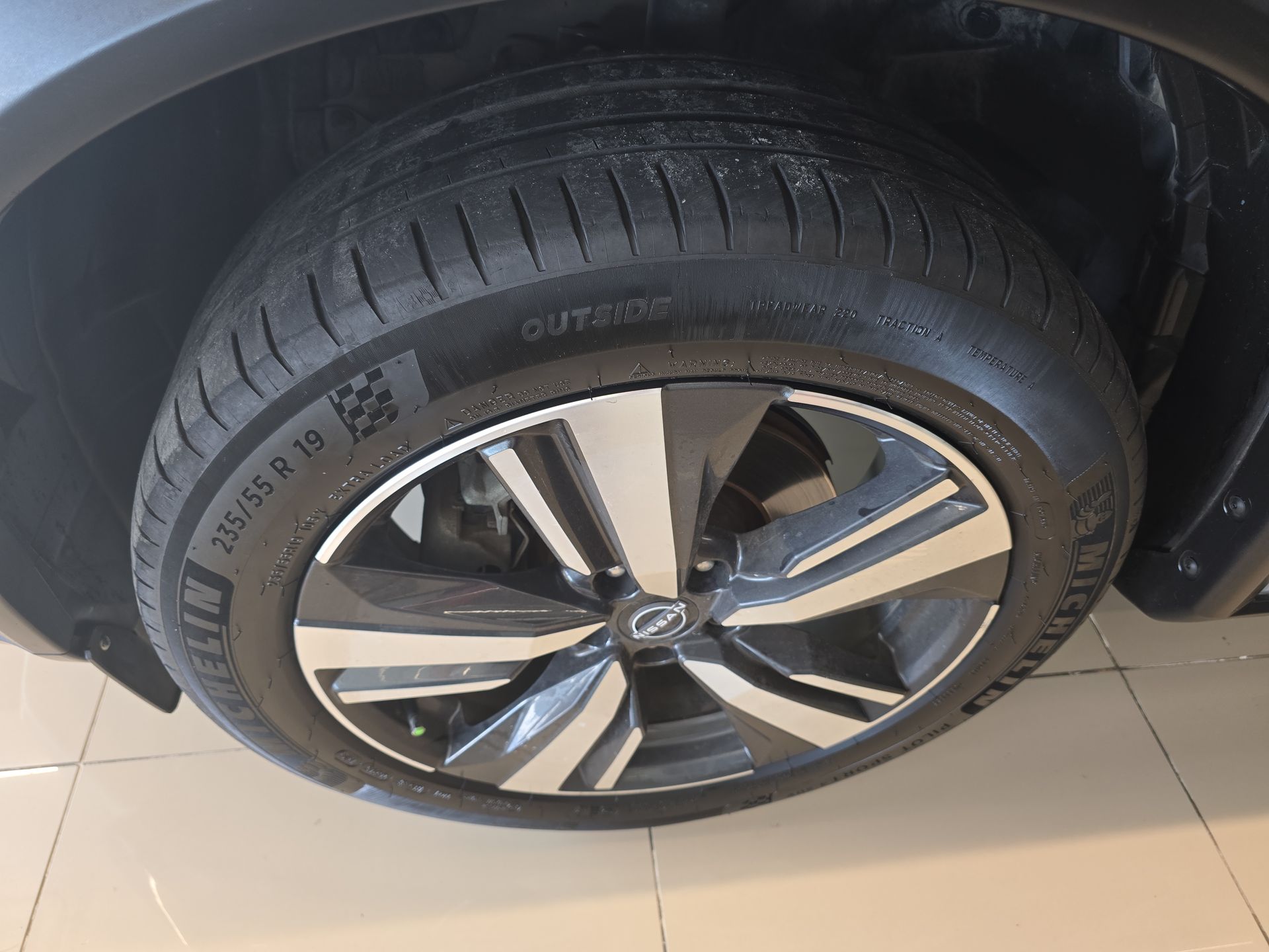 2023 Nissan X-Trail 2.5 Platinum 2 Filas At
