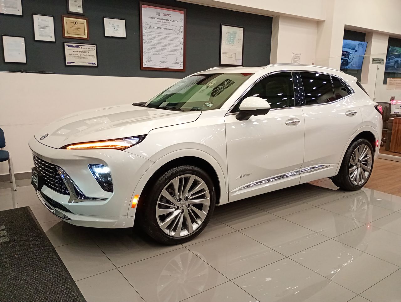 2024 Buick Envision 2.0 Avenir At