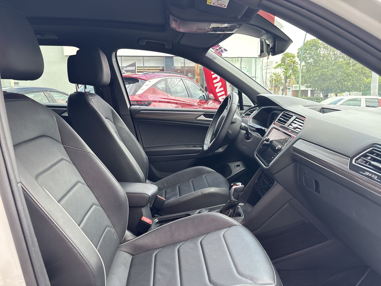 2024 Volkswagen Tiguan 2.0 R-Line At