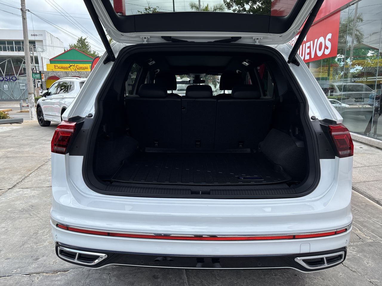 2024 Volkswagen Tiguan 2.0 R-Line At