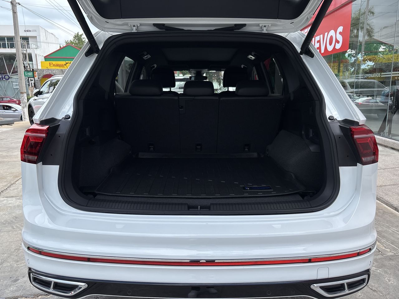 2024 Volkswagen Tiguan 2.0 R-Line At