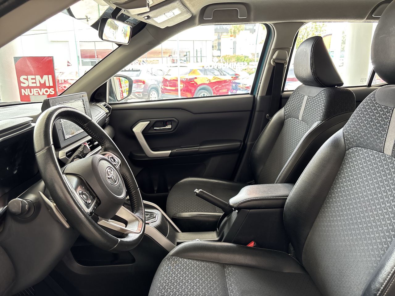 2023 Toyota Raize 1.0 XLE Bi-Tono At