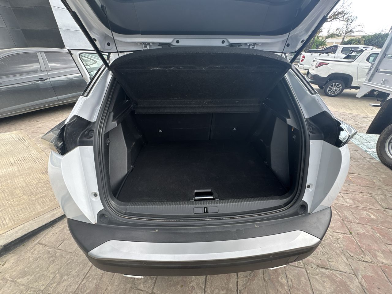 2025 Peugeot 2008 1.2 Allure Pack At