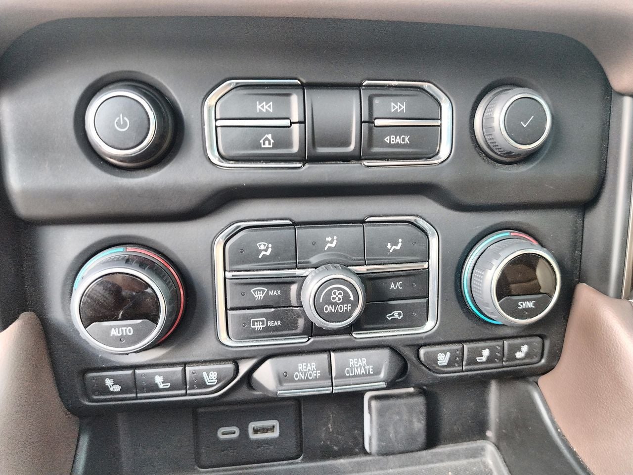 2023 Chevrolet Suburban 6.2 V8 High Country At