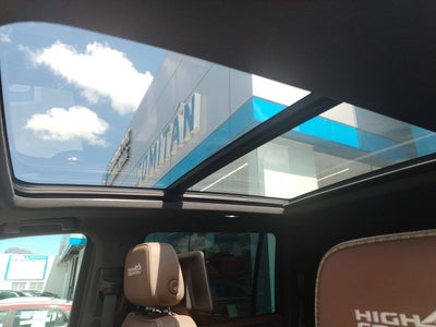 2023 Chevrolet Suburban 6.2 V8 High Country At