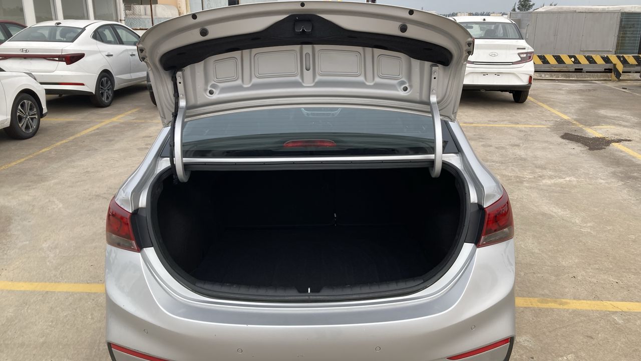 2020 Hyundai Accent 1.6 HB Gl Mid At