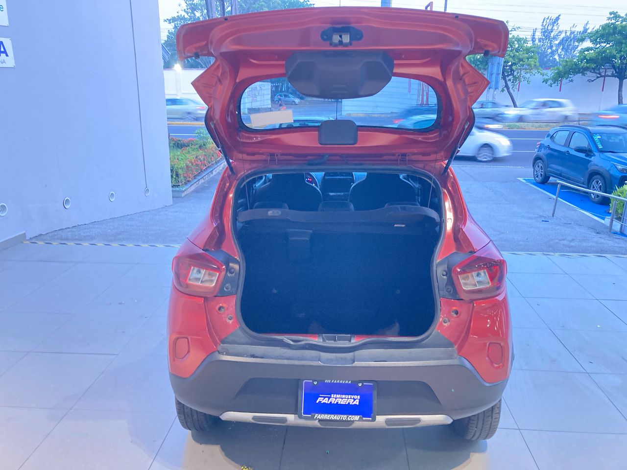 2024 Renault Kwid 1.0 Outsider Mt