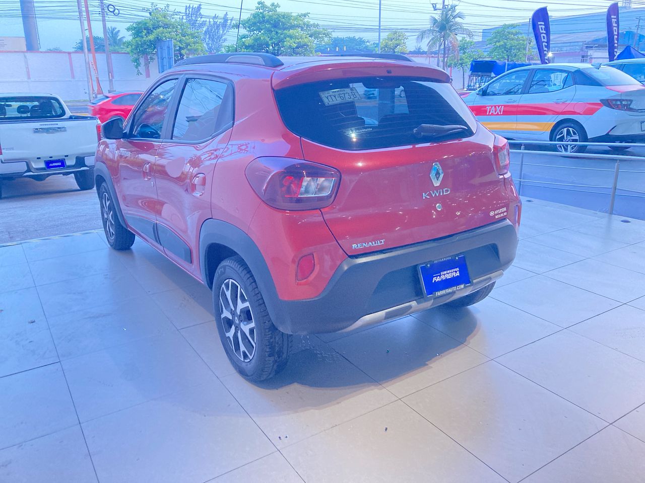 2024 Renault Kwid 1.0 Outsider Mt