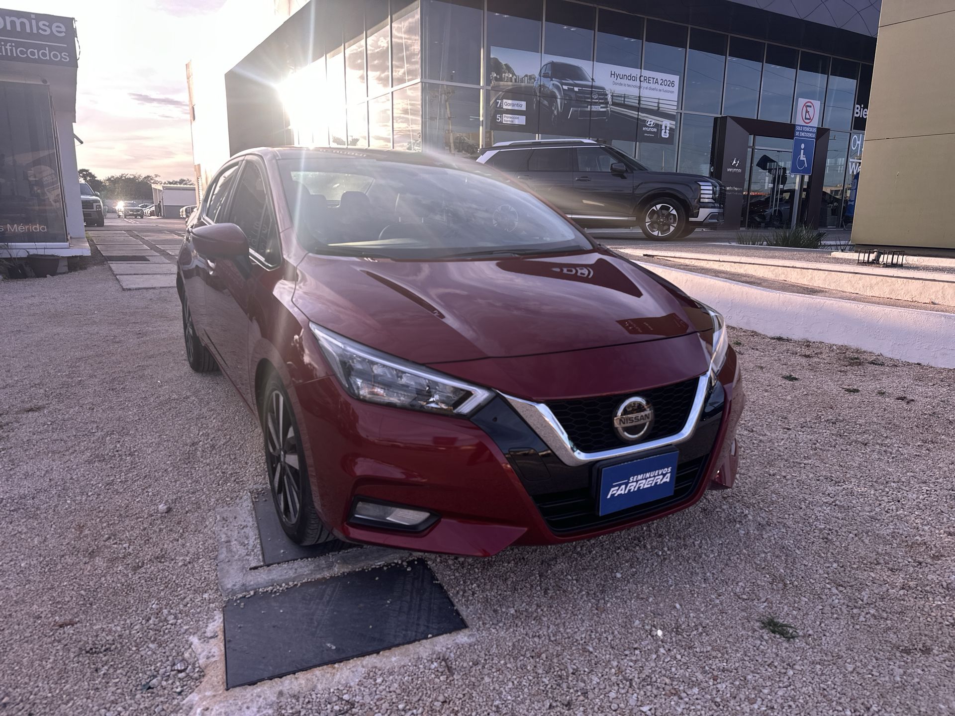 2022 Nissan Versa 1.6 Platinum Piel At