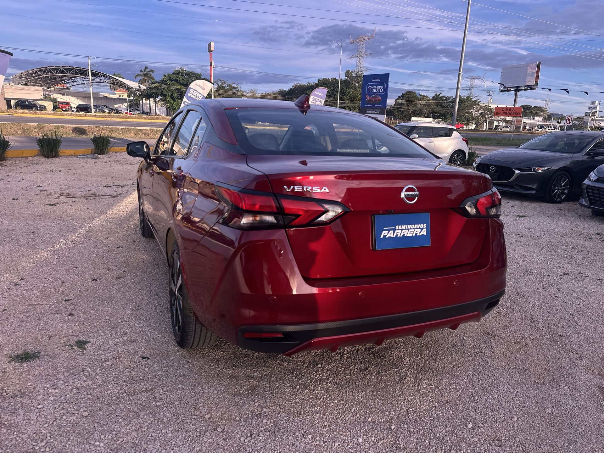 2022 Nissan Versa 1.6 Platinum Piel At