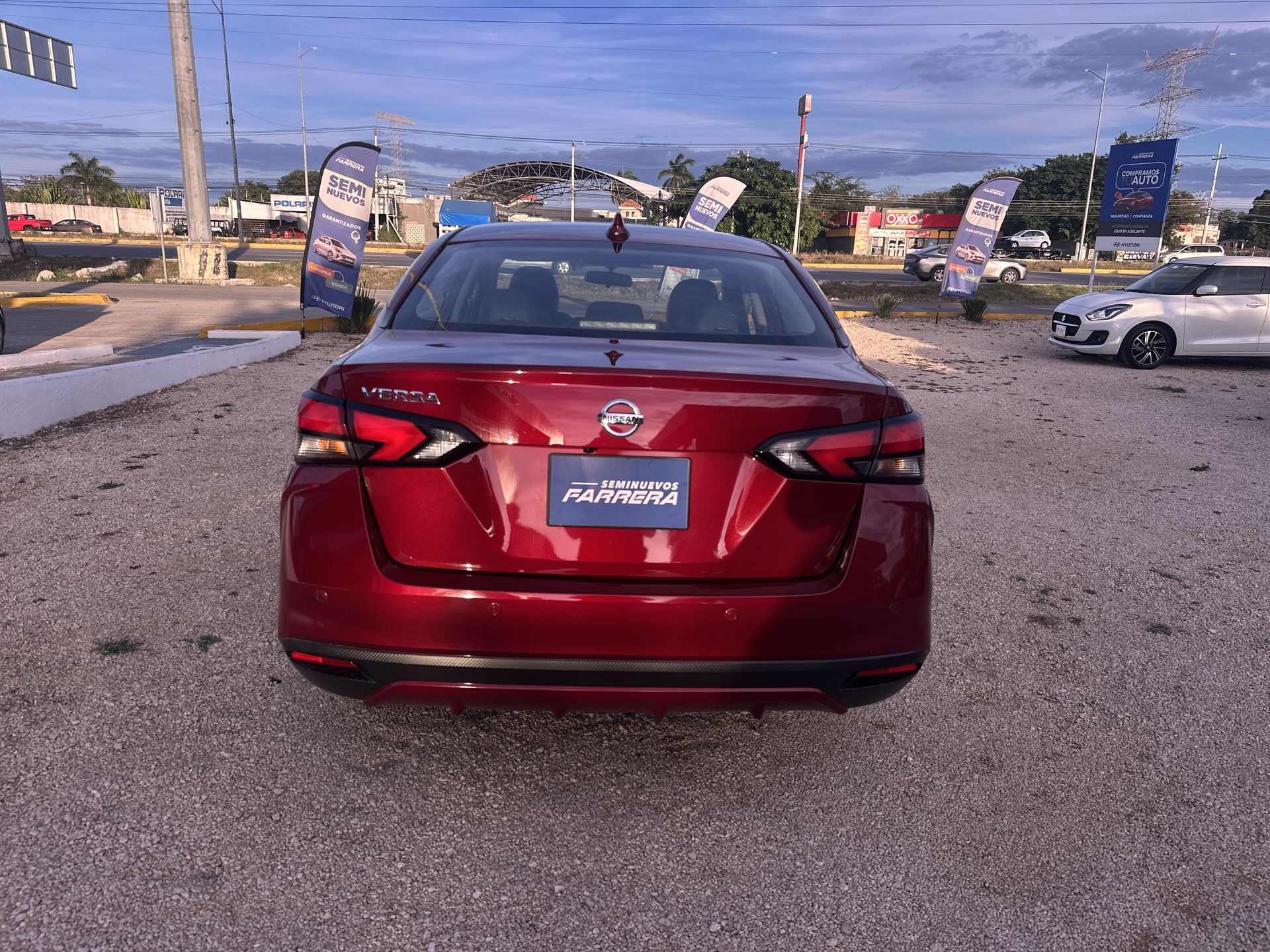 2022 Nissan Versa 1.6 Platinum Piel At