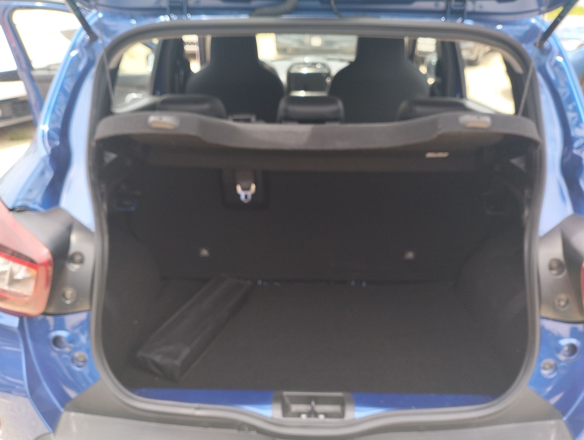 2023 Renault Kwid 1.0 Iconic Mt