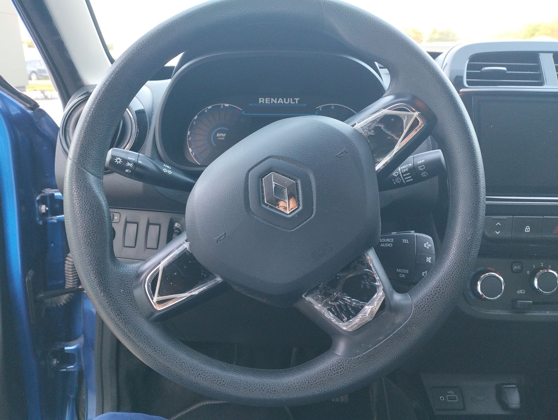 2025 Renault Kwid 1.0 Iconic Mt