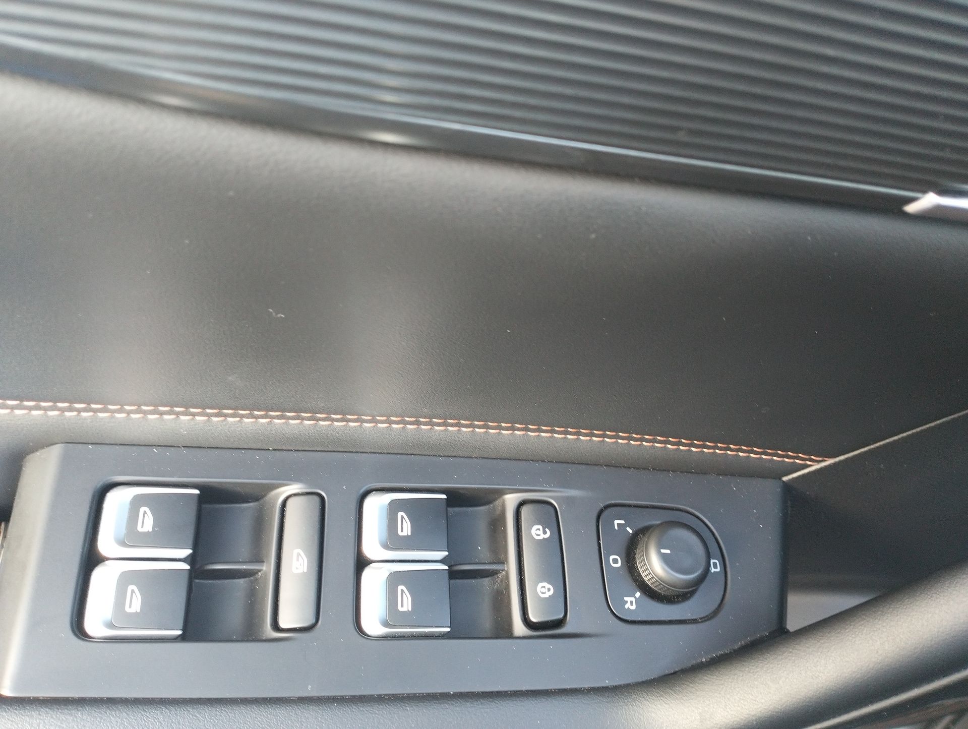 2024 Geely Okavango 2.0 Gl At