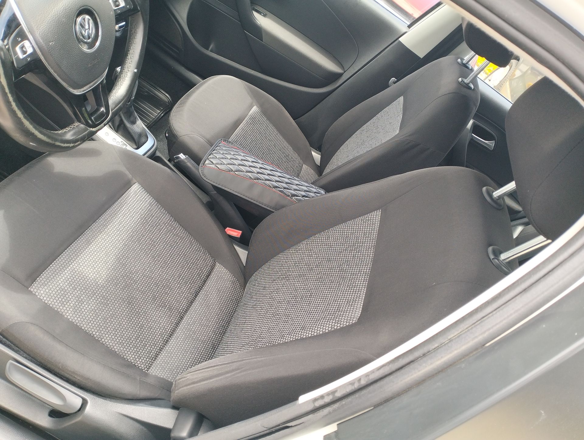 2020 Volkswagen Polo 1.6 L4 Design & Sound Tiptronic At