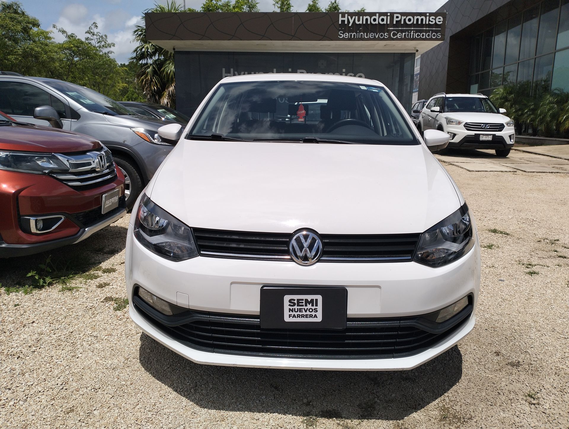 2020 Volkswagen Polo 1.6 L4 Design & Sound Tiptronic At
