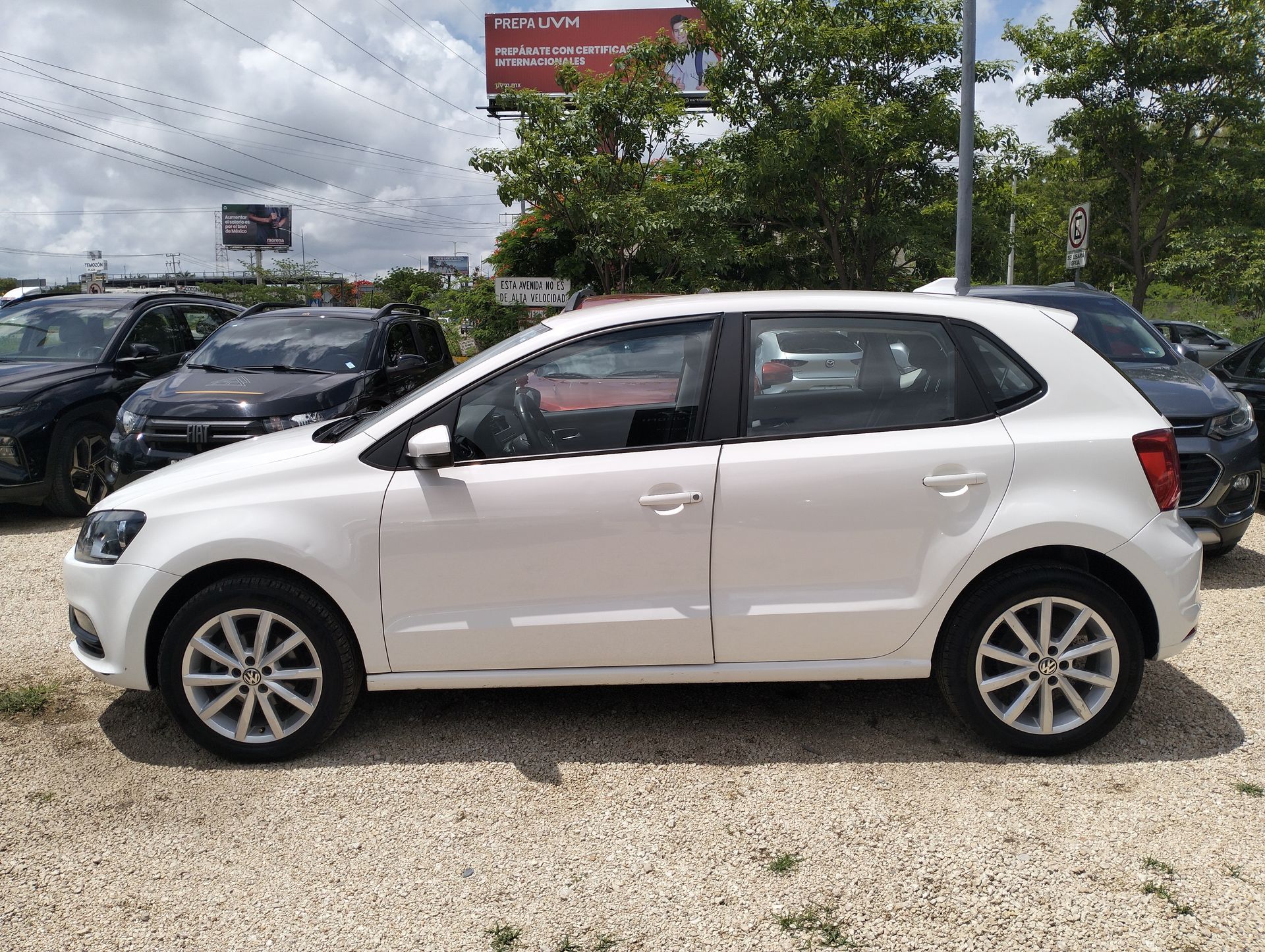 2020 Volkswagen Polo 1.6 L4 Design & Sound Tiptronic At